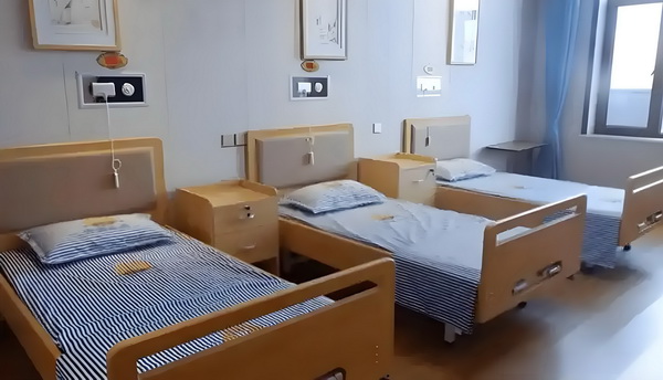 英雄莫：低调王爷狂妄妃